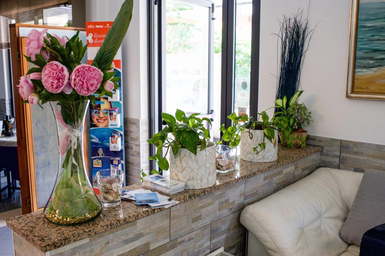 Hotel Maris Stella Riccione Zewnętrze zdjęcie